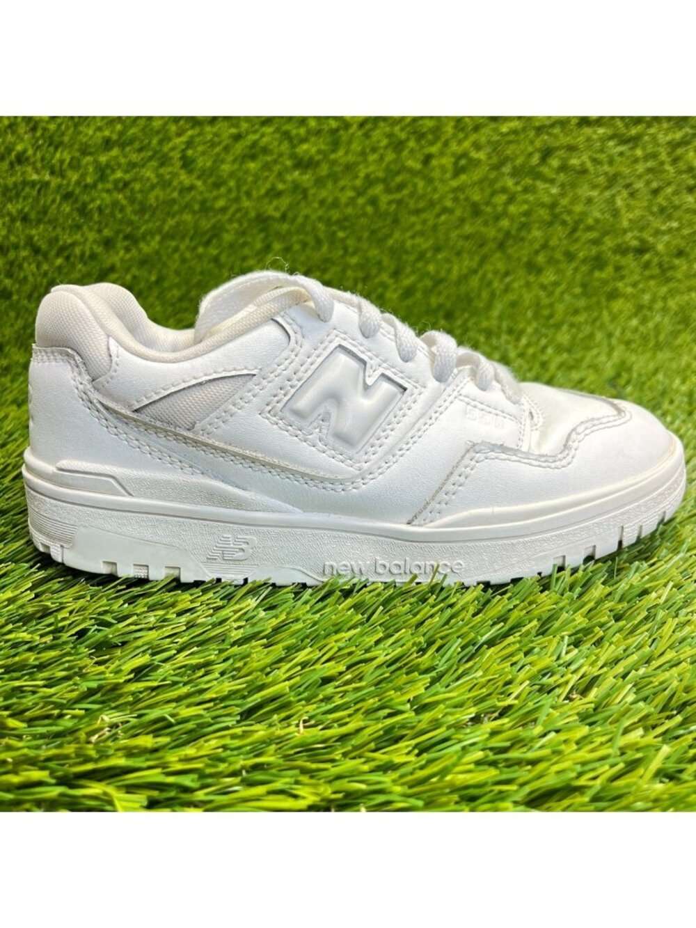 New Balance‎ 550 Triple White Boys Size 1Y Athletic Leather Shoes Sneakers